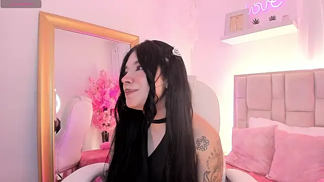 Isis waifu  online show from 28, 5, 2026