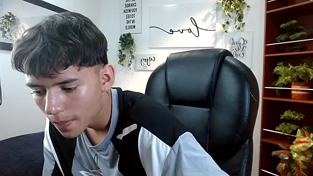 Snapshot of Ryan_grayx chatting on 2, 6, 2026 Ryan grayx online show from 2, 6, 2026
