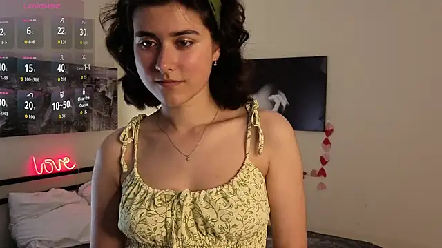 Snapshot of Barbara_Little chatting on 18, 6, 2026 Barbara Little online show from 18, 6, 2026