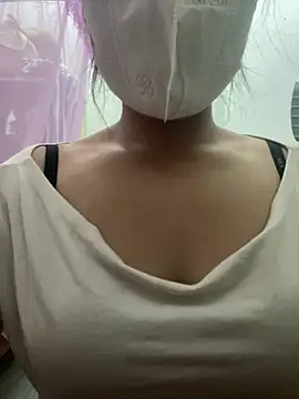 Snapshot of Luna-mi chatting on 2, 6, 2026 Luna-mi online show from 2, 6, 2026