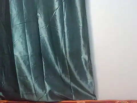slim berry01 online show from 17, 7, 2026