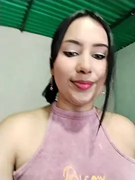 shantall cute online show from 10, 6, 2026
