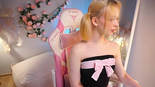 Snapshot of BambiEyes_ chatting on 29, 5, 2026 BambiEyes online show from 29, 5, 2026