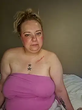 Snapshot of Jaclynnbaby chatting on 5, 6, 2026 Jaclynnbaby online show from 5, 6, 2026