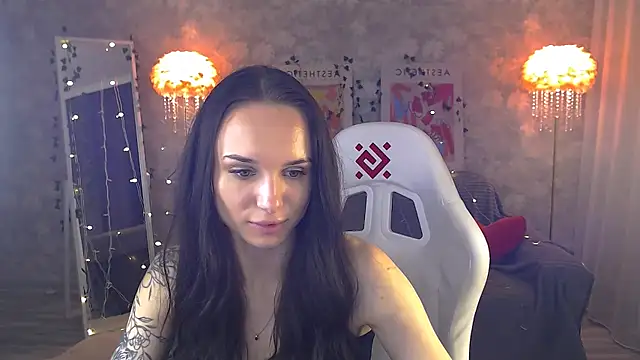 NicoleMerz online show from 11, 6, 2026