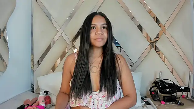 Chloe ht online show from 20, 6, 2026