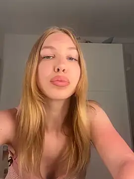 Snapshot of MilaaXOO chatting on 29, 5, 2026 MilaaXOO online show from 29, 5, 2026