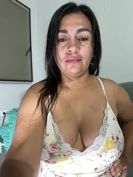 Snapshot of kloee_kann chatting on 16, 7, 2026 kloee kann online show from 16, 7, 2026