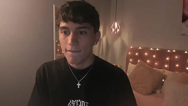 Snapshot of ryan_valentino chatting on 17, 7, 2026 ryan valentino online show from 17, 7, 2026