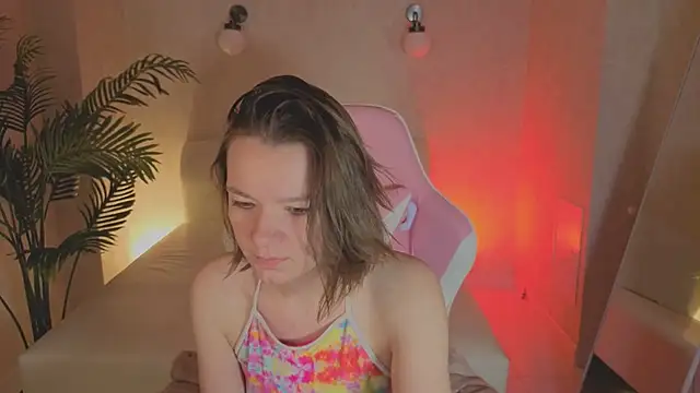Snapshot of kira_hatti chatting on 7, 6, 2026 kira hatti online show from 7, 6, 2026