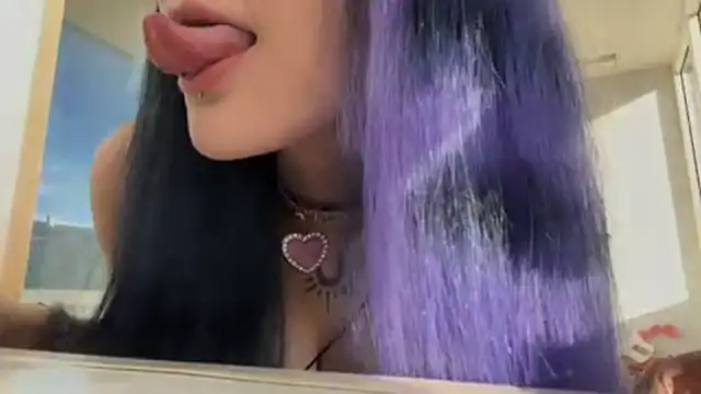 Snapshot of HolyCute chatting on 16, 6, 2026 HolyCute online show from 16, 6, 2026
