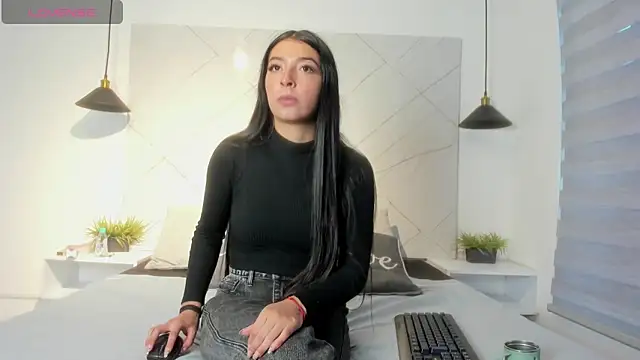 Snapshot of SARAH_COLLENS_ chatting on 16, 6, 2026 SARAH COLLENS online show from 16, 6, 2026