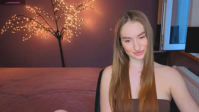 Snapshot of AlisaFoxis chatting on 6, 7, 2026 AlisaFoxis online show from 6, 7, 2026