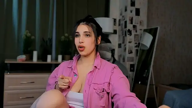 lipsyjanee online show from 4, 6, 2026