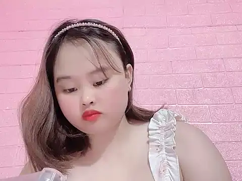 Snapshot of Nhungnhung679 chatting on 10, 6, 2026 Nhungnhung679 online show from 10, 6, 2026