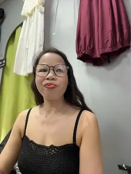 Snapshot of honghong_mother chatting on 28, 6, 2026 honghong mother online show from 28, 6, 2026