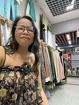 Snapshot of honghong_mother chatting on 18, 7, 2026 honghong mother online show from 18, 7, 2026
