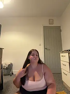 Snapshot of LillyMaexx chatting on 10, 6, 2026 LillyMaexx online show from 10, 6, 2026