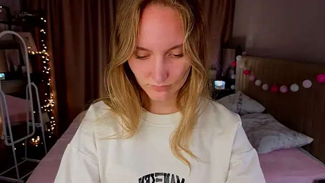 JenevaLitalien online show from 5, 6, 2026