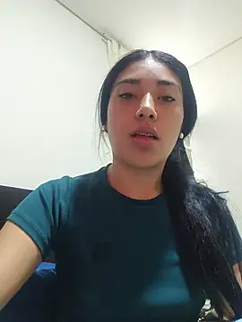 Snapshot of Amber-gold chatting on 4, 6, 2026 Amber-gold online show from 4, 6, 2026