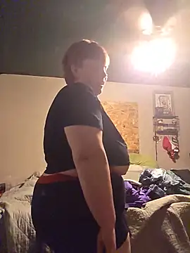 Snapshot of thiccgamer chatting on 16, 6, 2026 thiccgamer online show from 16, 6, 2026