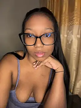 Snapshot of chell_iivy chatting on 9, 7, 2026 chell iivy online show from 9, 7, 2026