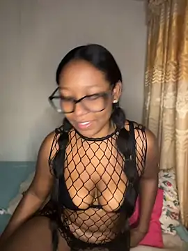 Snapshot of chell_iivy chatting on 26, 7, 2026 chell iivy online show from 26, 7, 2026