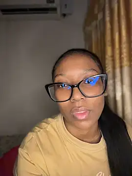 Snapshot of chell_iivy chatting on 6, 8, 2026 chell iivy online show from 6, 8, 2026