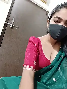 Snapshot of savita97567 chatting on 13, 7, 2026 savita97567 online show from 13, 7, 2026