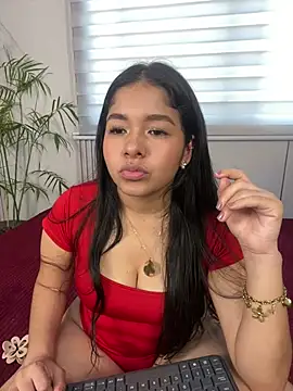 ValentinaLuciana online show from 27, 7, 2026