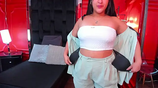 Snapshot of amberhanks chatting on 7, 7, 2026 amberhanks online show from 7, 7, 2026