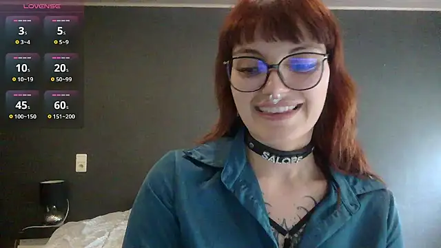 Snapshot of Roxane_Bloodycherry chatting on 18, 6, 2026 Roxane Bloodycherry online show from 18, 6, 2026