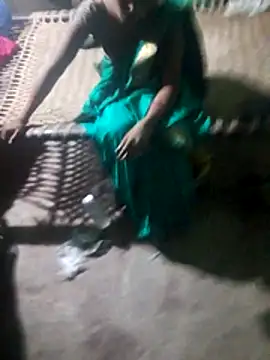 Snapshot of desiwife123coupl chatting on 26, 6, 2026 desiwife123coupl online show from 26, 6, 2026