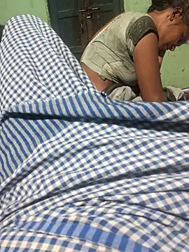 Snapshot of desiwife123coupl chatting on 14, 7, 2026 desiwife123coupl online show from 14, 7, 2026