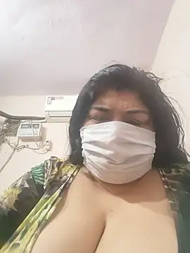 Snapshot of simranjeet_kaur69 chatting on 4, 7, 2026 simranjeet kaur69 online show from 4, 7, 2026