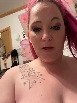 DanielleVineyard online show from 10, 7, 2026