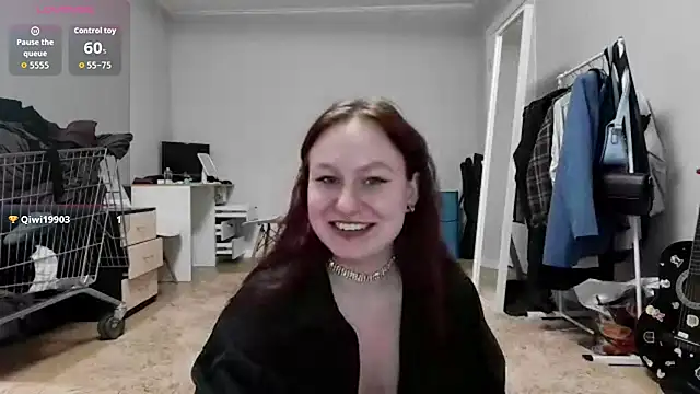 Snapshot of LoiseLovetto chatting on 8, 7, 2026 LoiseLovetto online show from 8, 7, 2026