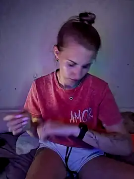 Snapshot of carolinaXlove chatting on 25, 6, 2026 carolinaXlove online show from 25, 6, 2026