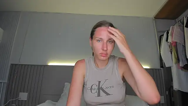 Snapshot of SofiClimbing chatting on 28, 2, 2026 SofiClimbing online show from 28, 2, 2026