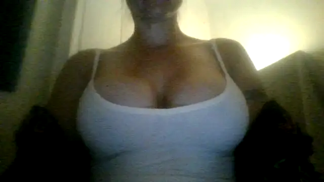 Snapshot of Miacarter1234 chatting on 22, 6, 2026 Miacarter1234 online show from 22, 6, 2026