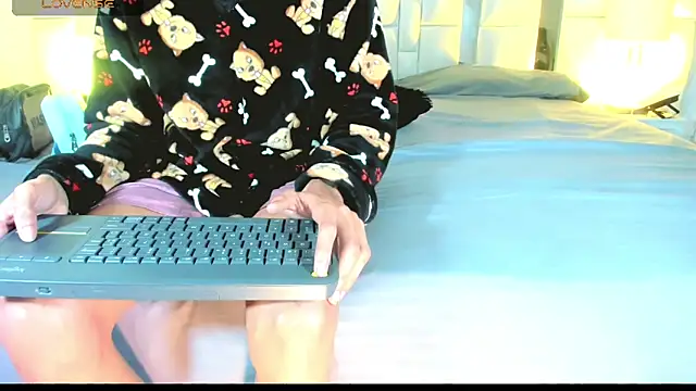 Snapshot of Lecsis_Lincy chatting on 19, 6, 2026 Lecsis Lincy online show from 19, 6, 2026