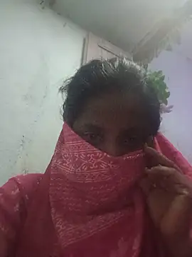 Snapshot of Vasavi_28 chatting on 2, 6, 2026 Vasavi 28 online show from 2, 6, 2026