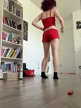 petitewhitebaee online show from 2, 7, 2026
