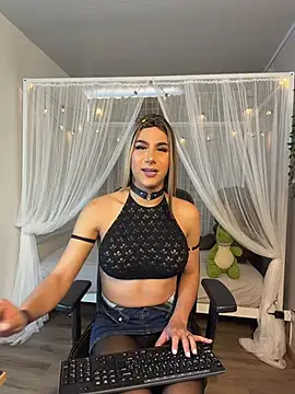 Snapshot of Martinaa_Rose chatting on 25, 6, 2026 Martinaa Rose online show from 25, 6, 2026
