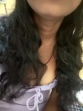 Sexy-Zeenat online show from 16, 6, 2026
