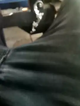 Singlemaleforcouples online show from 24, 12, 2024