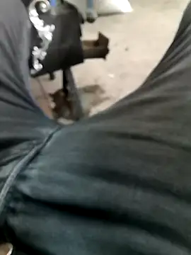 Singlemaleforcouples online show from 29, 12, 2024