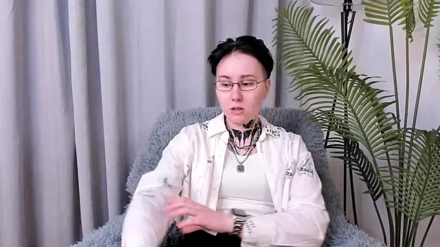 Snapshot of LeonOsbey chatting on 3, 6, 2026 LeonOsbey online show from 3, 6, 2026