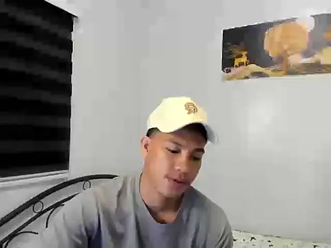 urfucker vinz online show from 17, 7, 2026