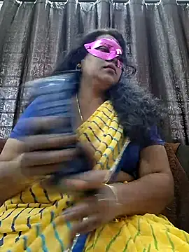 Hot Sreeja Tamil online show from 4, 8, 2026